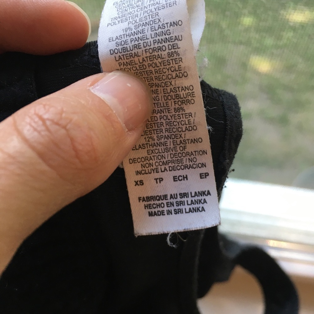 Black XS Nike sports bra